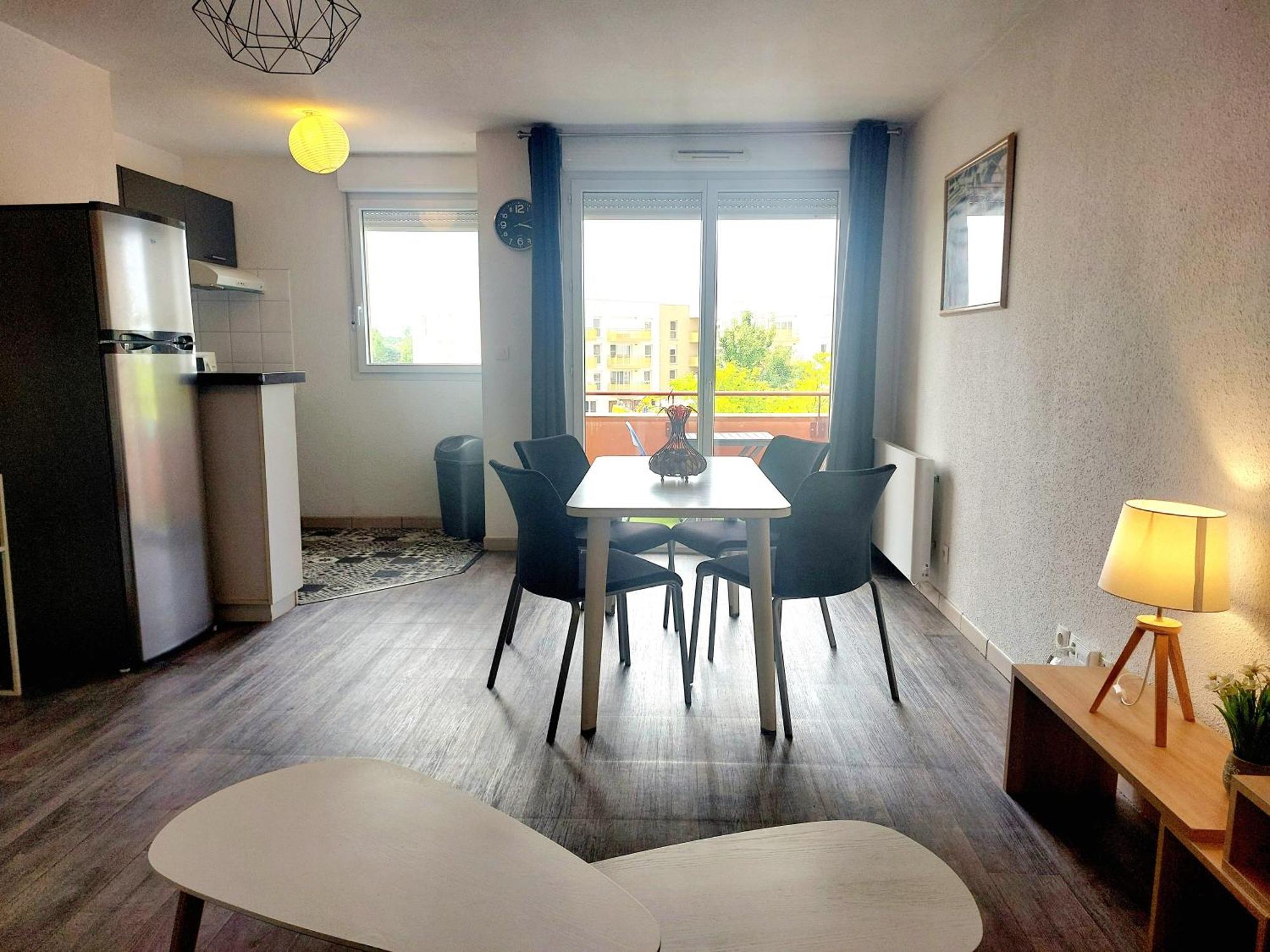 Le Montauriol - Logement Avec Terrasse - Piscine -Tennis - Place De Parking Privee Apartment Montauban Exterior foto
