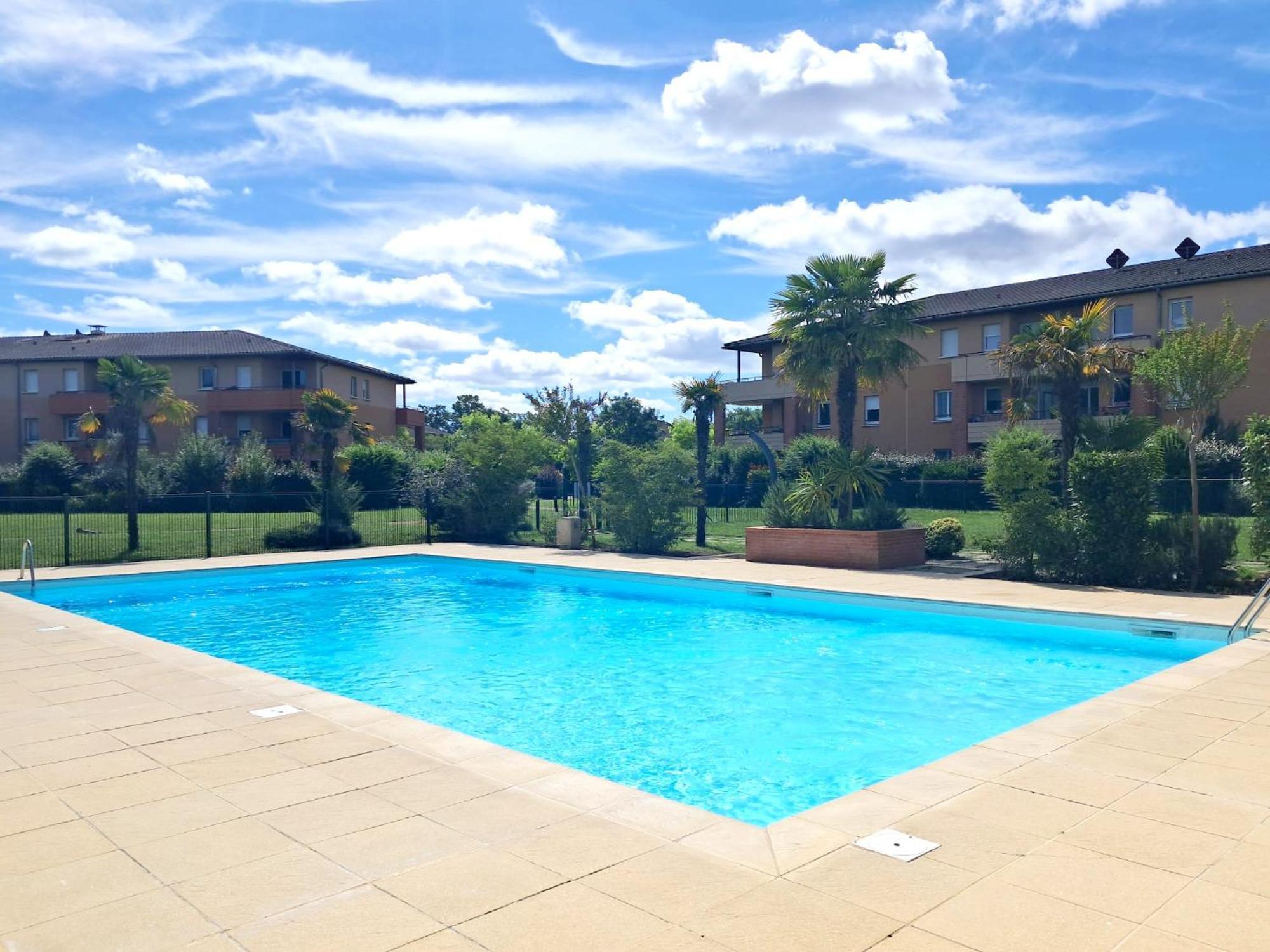 Le Montauriol - Logement Avec Terrasse - Piscine -Tennis - Place De Parking Privee Apartment Montauban Exterior foto
